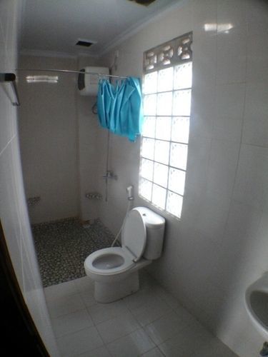 Holiday Beach Inn Pangandaran Exterior foto
